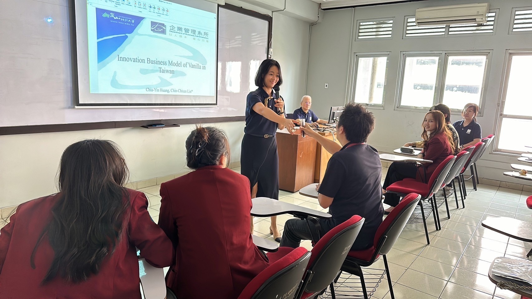 崑山科大商院連9年攜手印尼UNTAR合辦研討會 促進國際學術交流