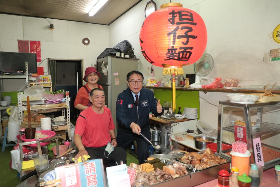 新加坡網紅大胃王Zermatt Neo挑戰30碗台南擔仔麵！黃偉哲探班邀訪龍崎空山祭