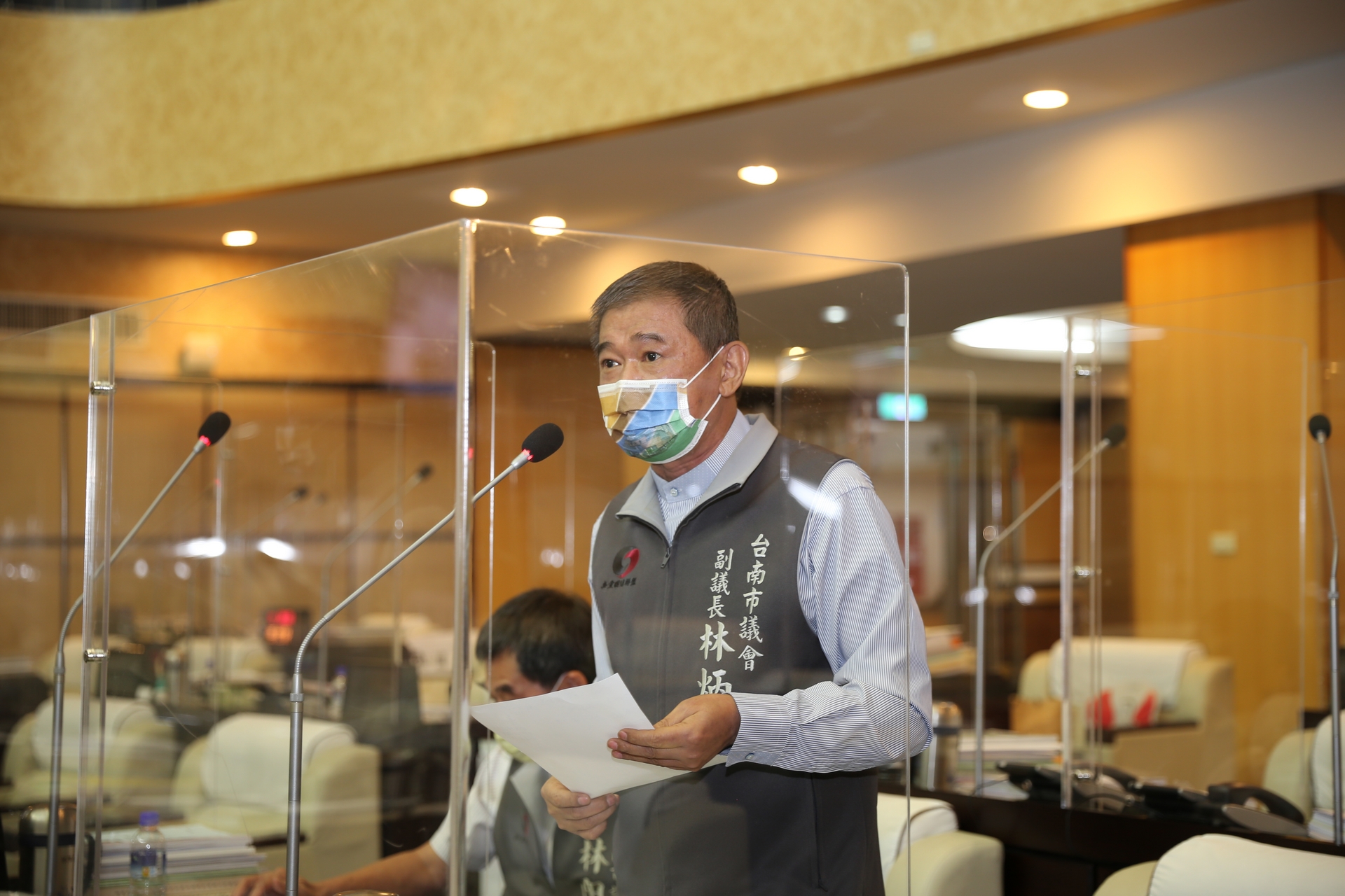 副議長林炳利質詢土地重劃爭議 黃偉哲有意解套