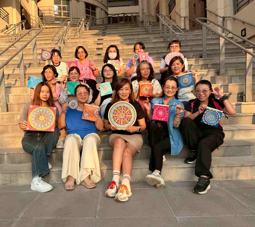 崑山科大樂活學程推出「長照教育積分班」 曼陀羅藝術畫出陪伴力