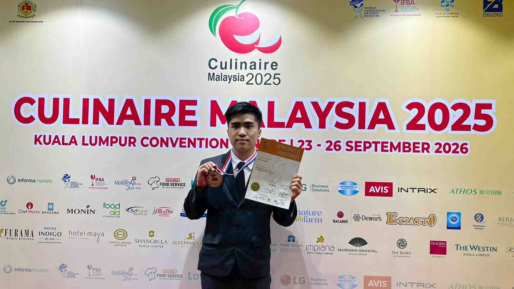 南應大養生休閒管理系學生 參加2025FHM馬來西亞吉隆坡廚藝大賽榮獲佳績