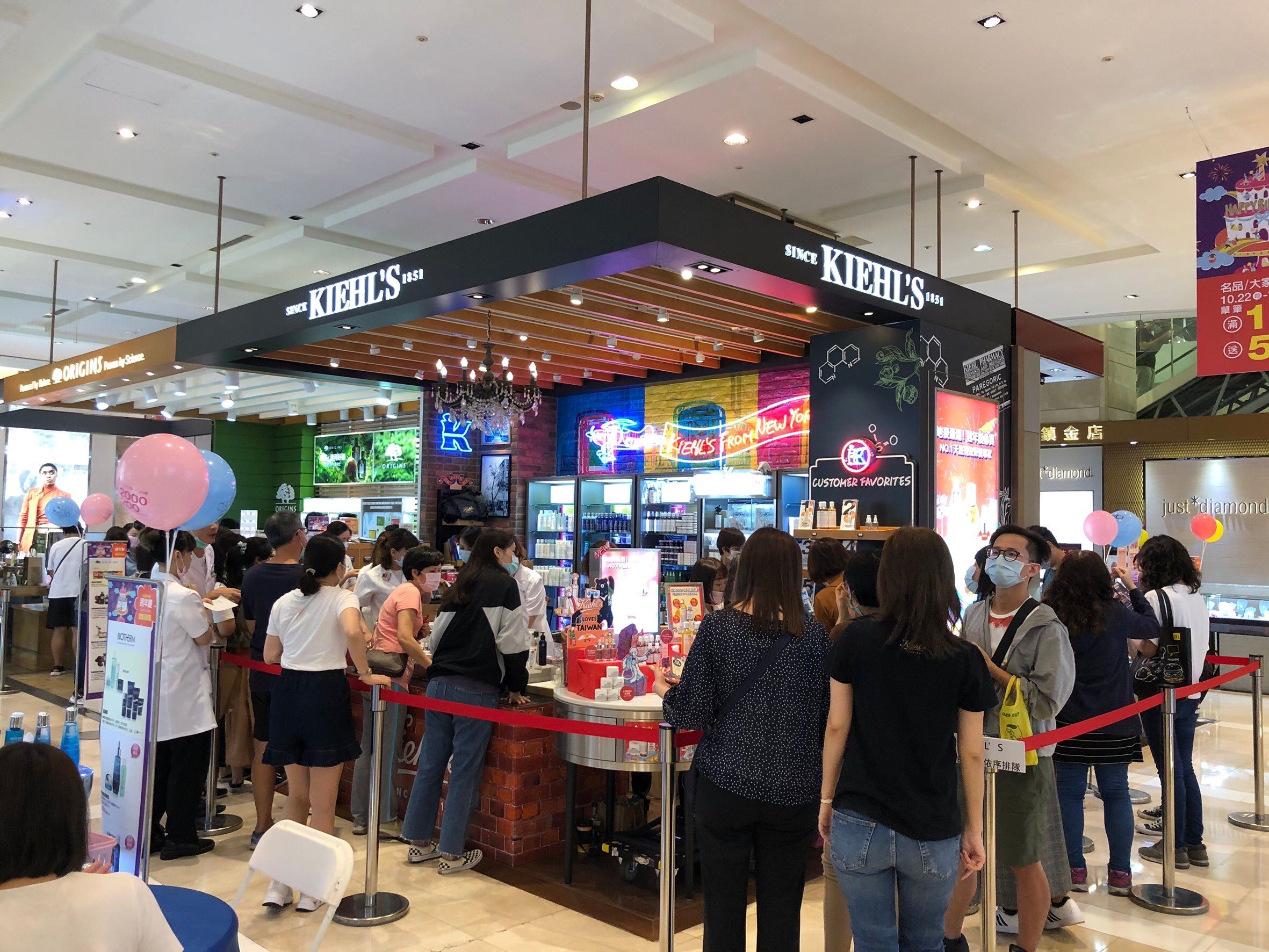 新光三越台南新天地週年慶 首四日線上線下分進合擊 業績開紅盤