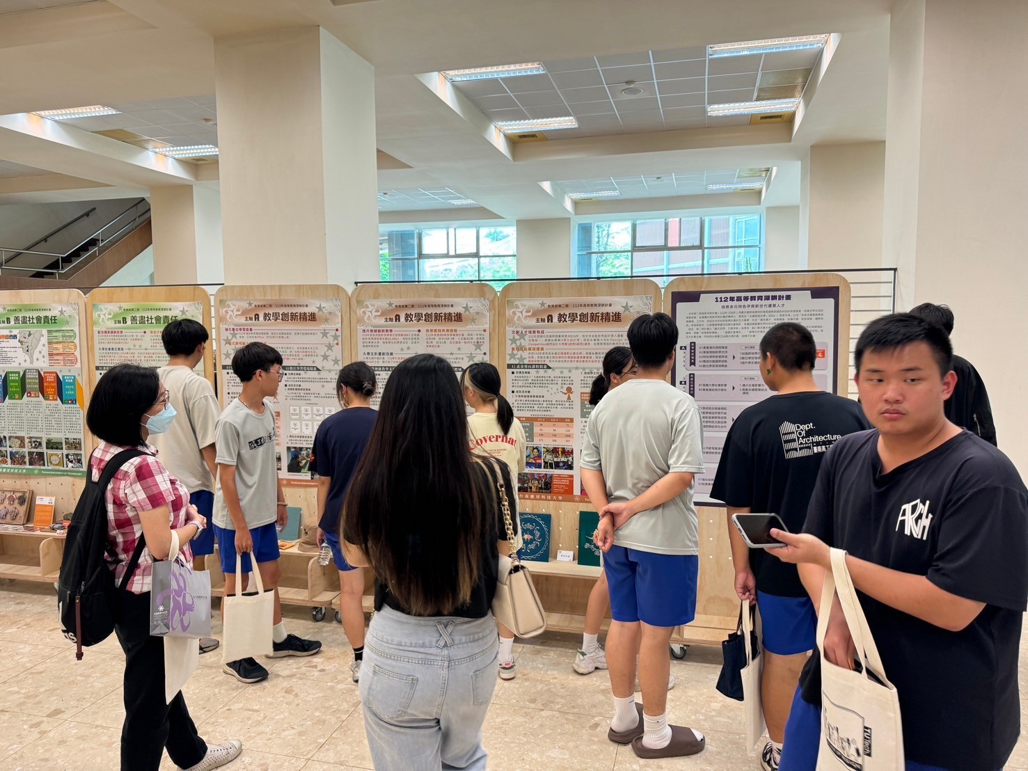 南應大高教深耕暨大學社會責任實踐計畫成果展  展現文創特色發展之「創新精進・化育深耕・責任落實」