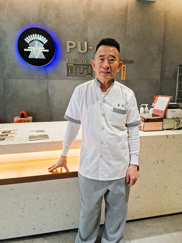 .22--「鹹甜引路臺南味」老店「招牌四飽」網路聲量帶動業績，「葡吉麵包」成美食打卡點