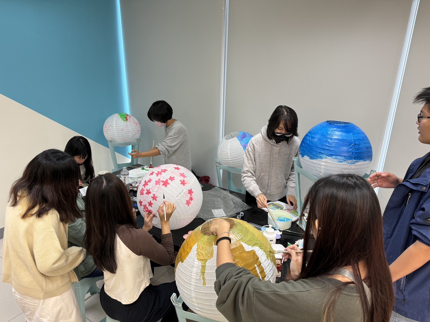 南臺科大USR計畫學生繪製左鎮特色圖像 妝點百年首次堊地燈會