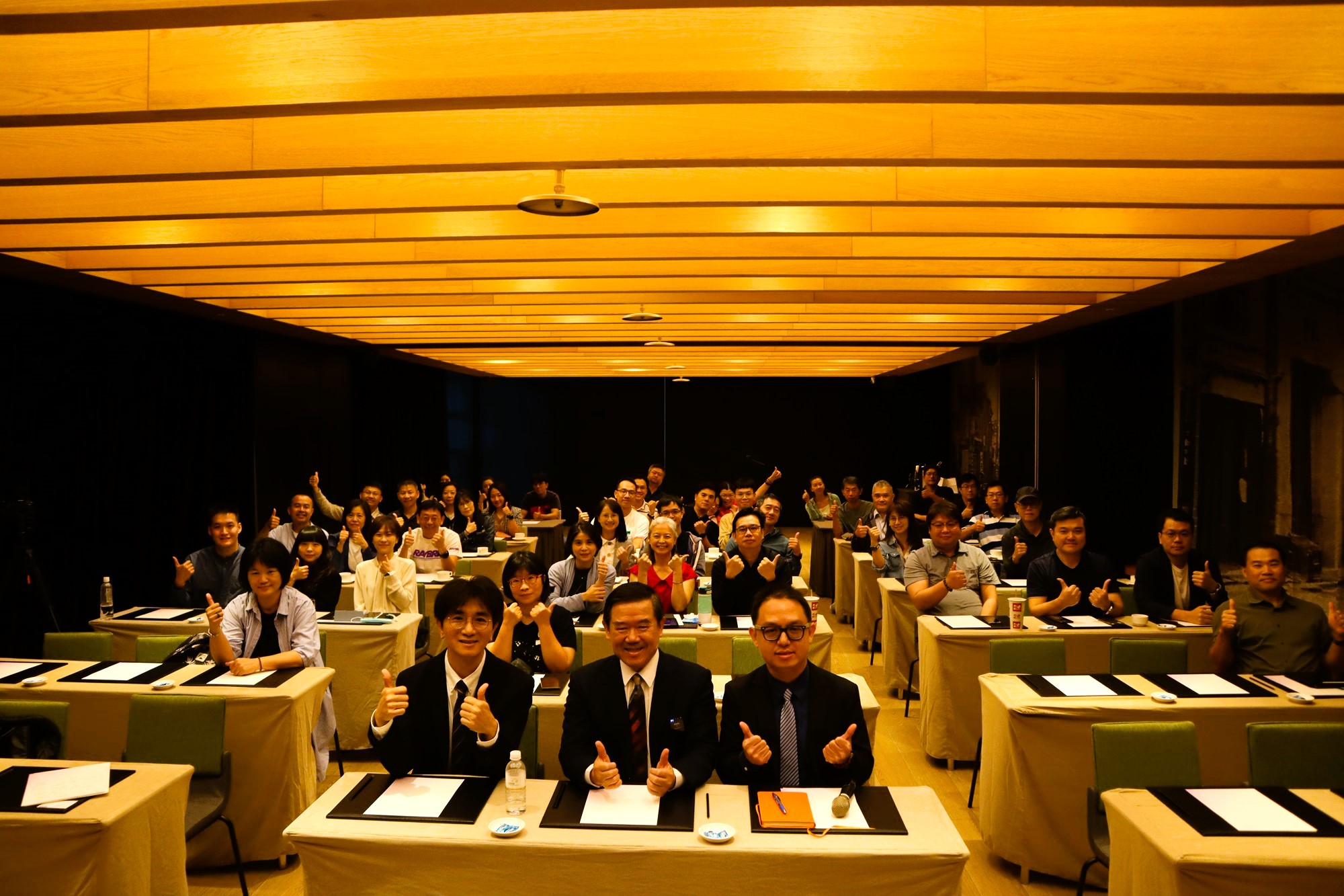 南大管理學院EMBA CEO講堂邀請佳世達集團董事長陳其宏開講
