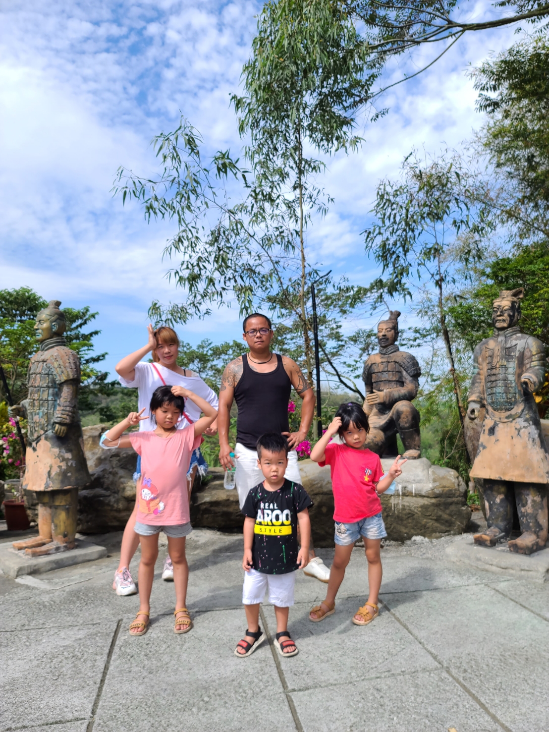 台灣白河萬里長城區可觀賞各種石斛蘭花 城區可選購石斛蘭幼苗