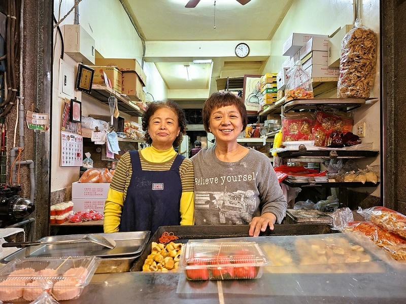 水仙宮市場人氣名店「寶來香餅舖」，鳳片、蒜茸枝、餅粒仔古早味點心不容錯過