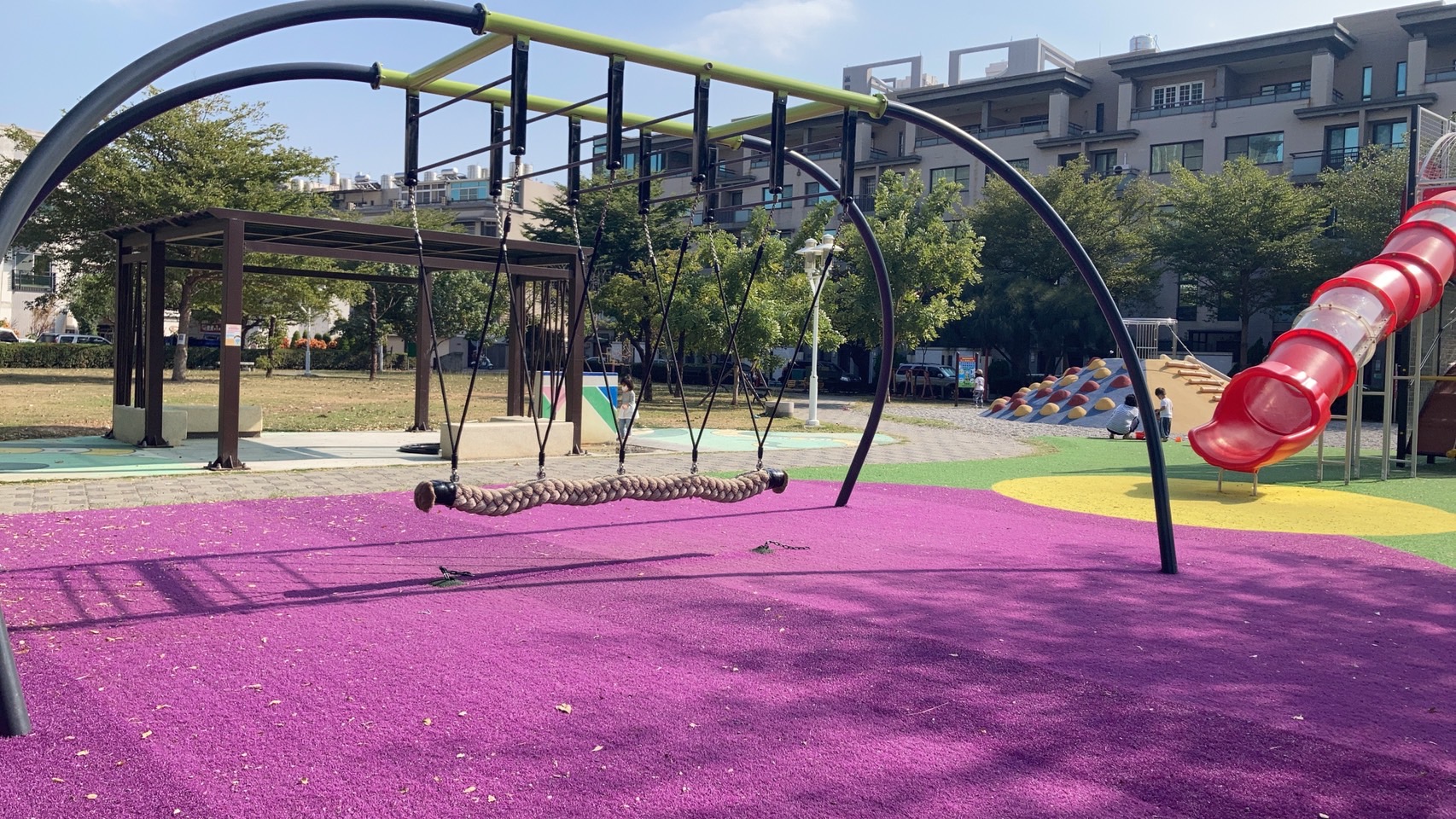 頂美公園特色遊具「粗繩鞦韆」反覆啟用又上鎖 市議員陳怡珍指出市府規劃不善