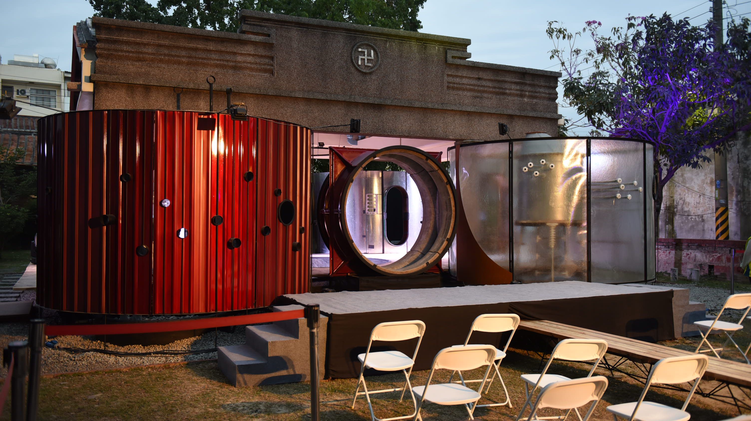 在小鎮遇見驚喜  臺南跨年連假國旅首選   鹽水月之美術館《漫月美行動》、龍崎光節《空山季》絢麗登場 