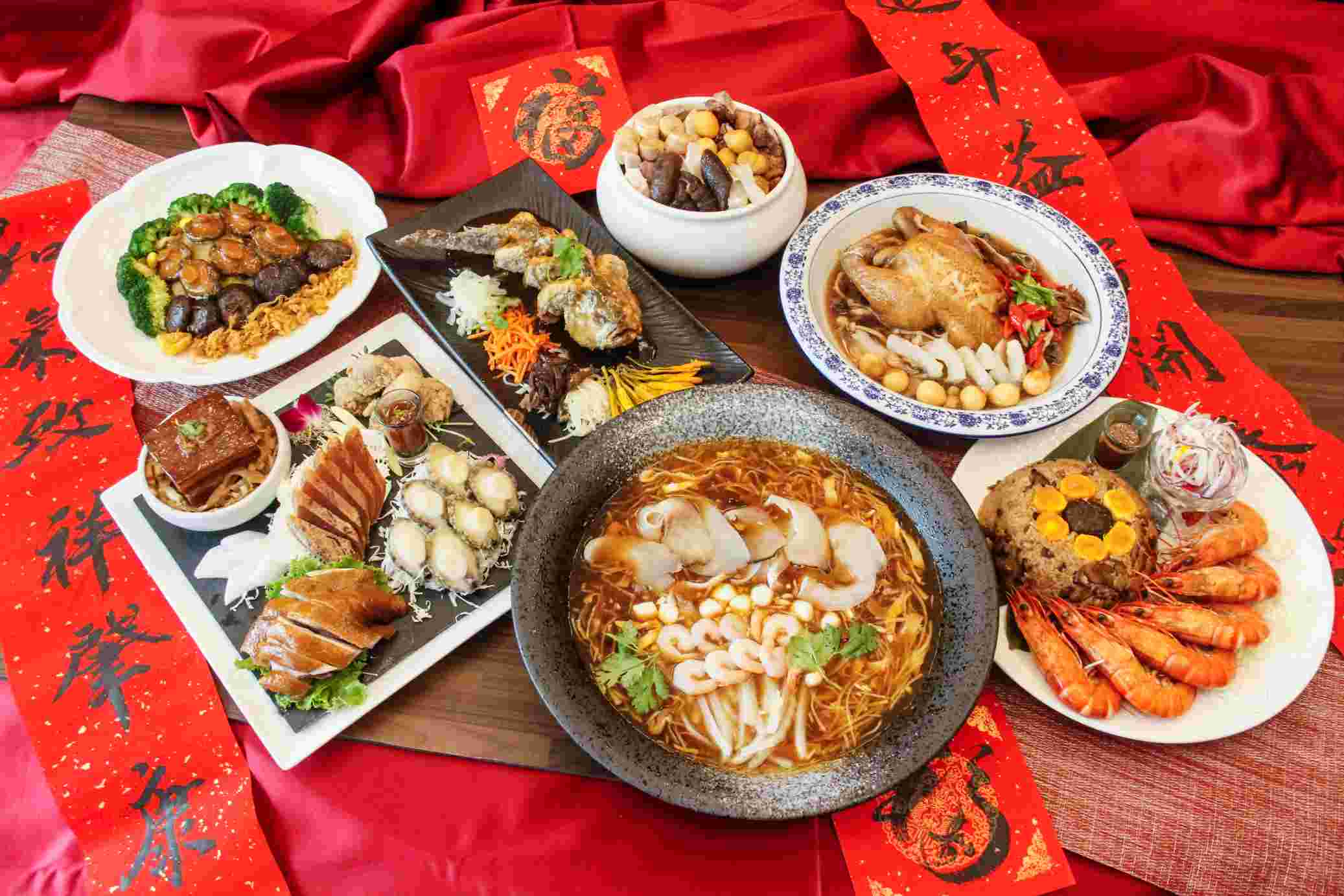 迎馬年新春 桂田酒店推出2026「金馬榮躍慶團圓」  年菜外帶 大年初一至初五(2/17-21)還可以接單  以道地台南經典美味陪伴返家遊子圍爐