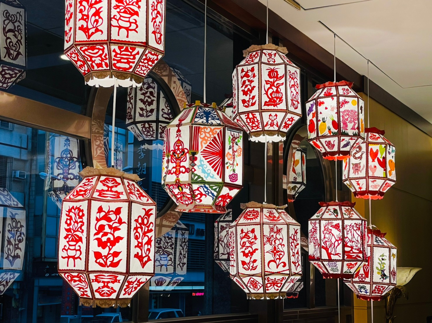 2022台南富信春節 『將軍樂齡剪紙花燈展』 ㄚ公ㄚ嬤 玩創意 閃〝亮燈〞場