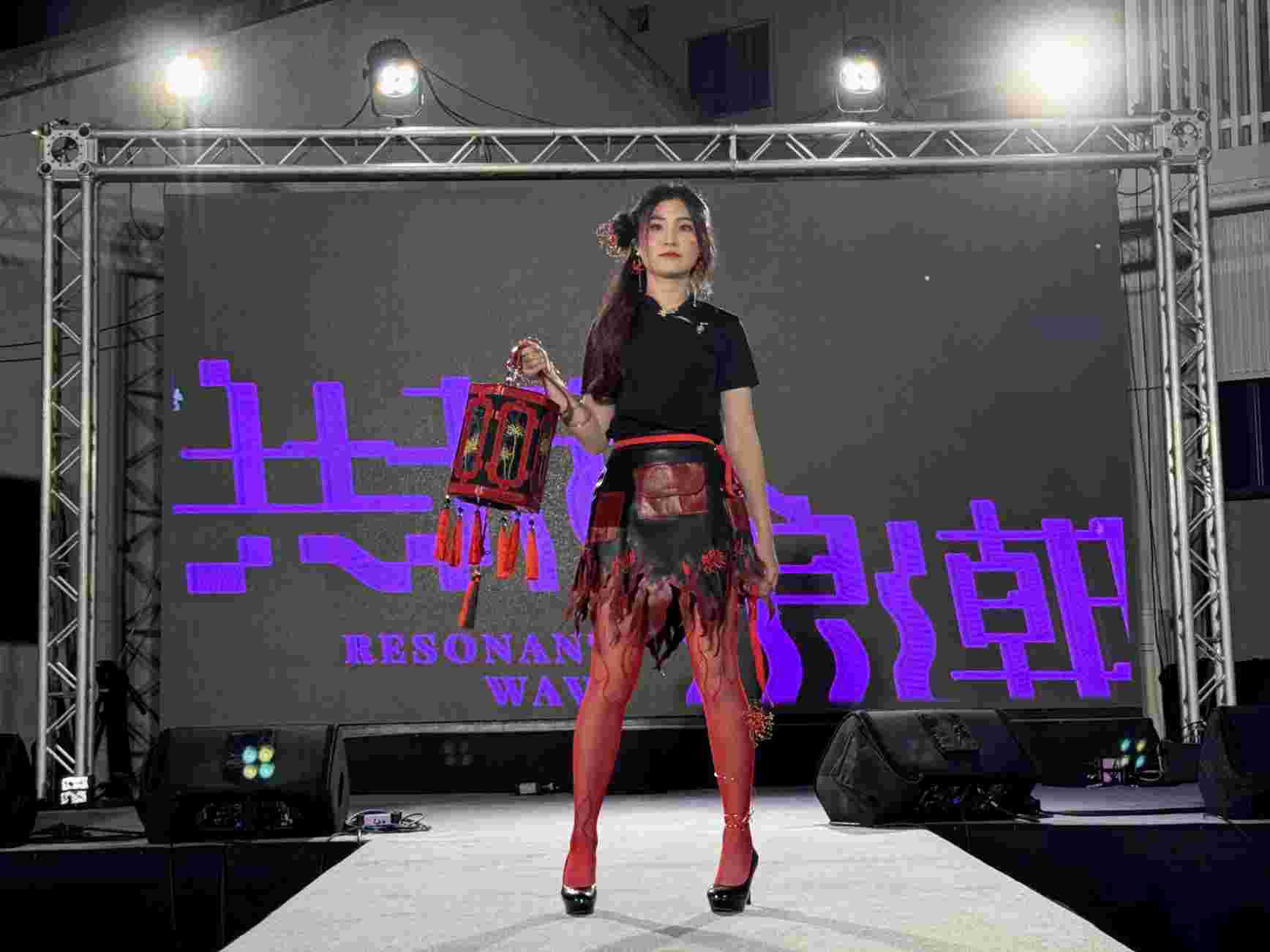 西市場遇見新時尚  南應大聯手皮革公會掀起「光・啟府城」夜間時尚熱潮