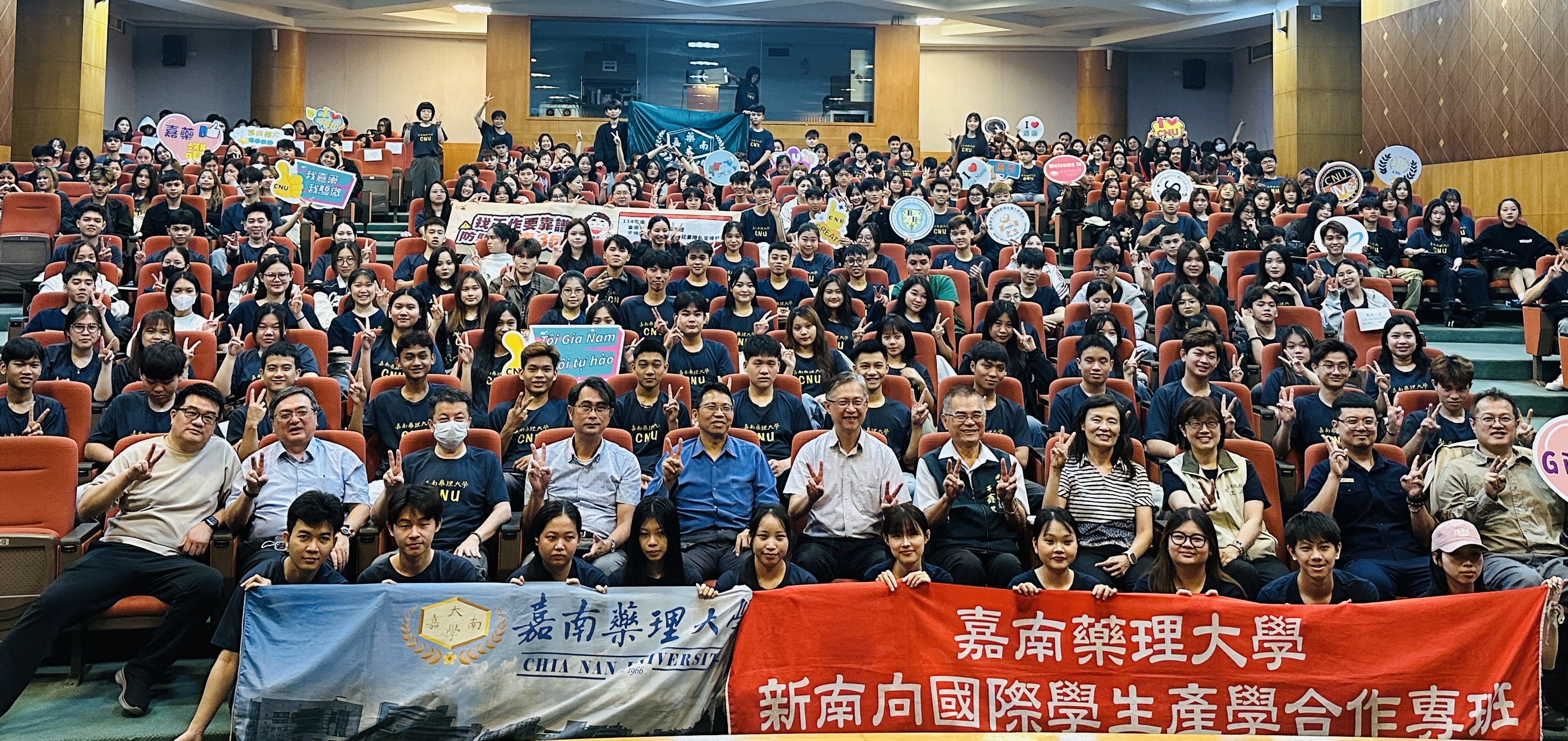 校園宣導越語翻譯超接地氣!臺南勞工局境外生求職防騙講座獲迴響熱烈