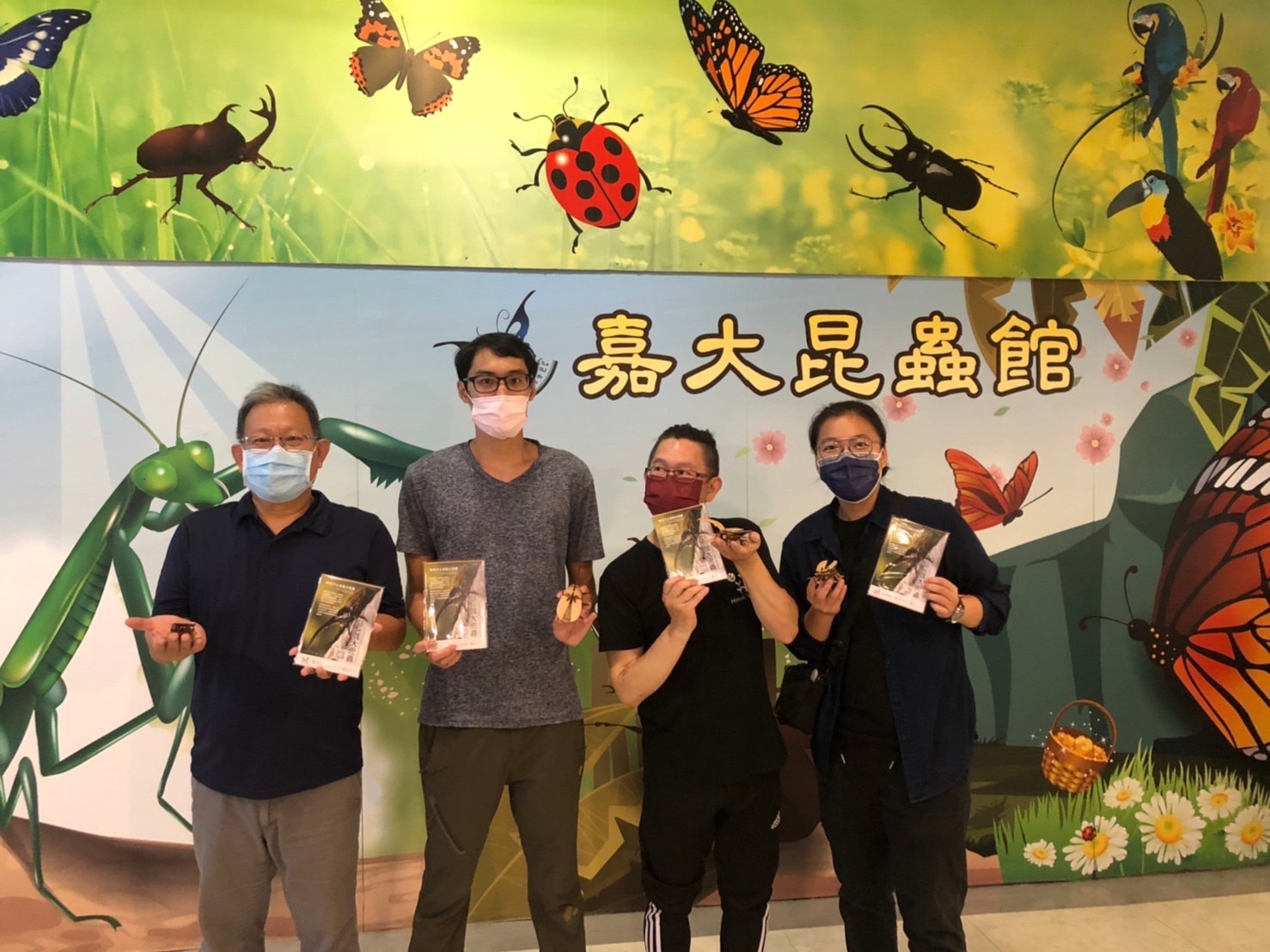 嘉大昆蟲館與南應大合作開發全世界最大甲蟲 – 赫克力士昆蟲組合玩具