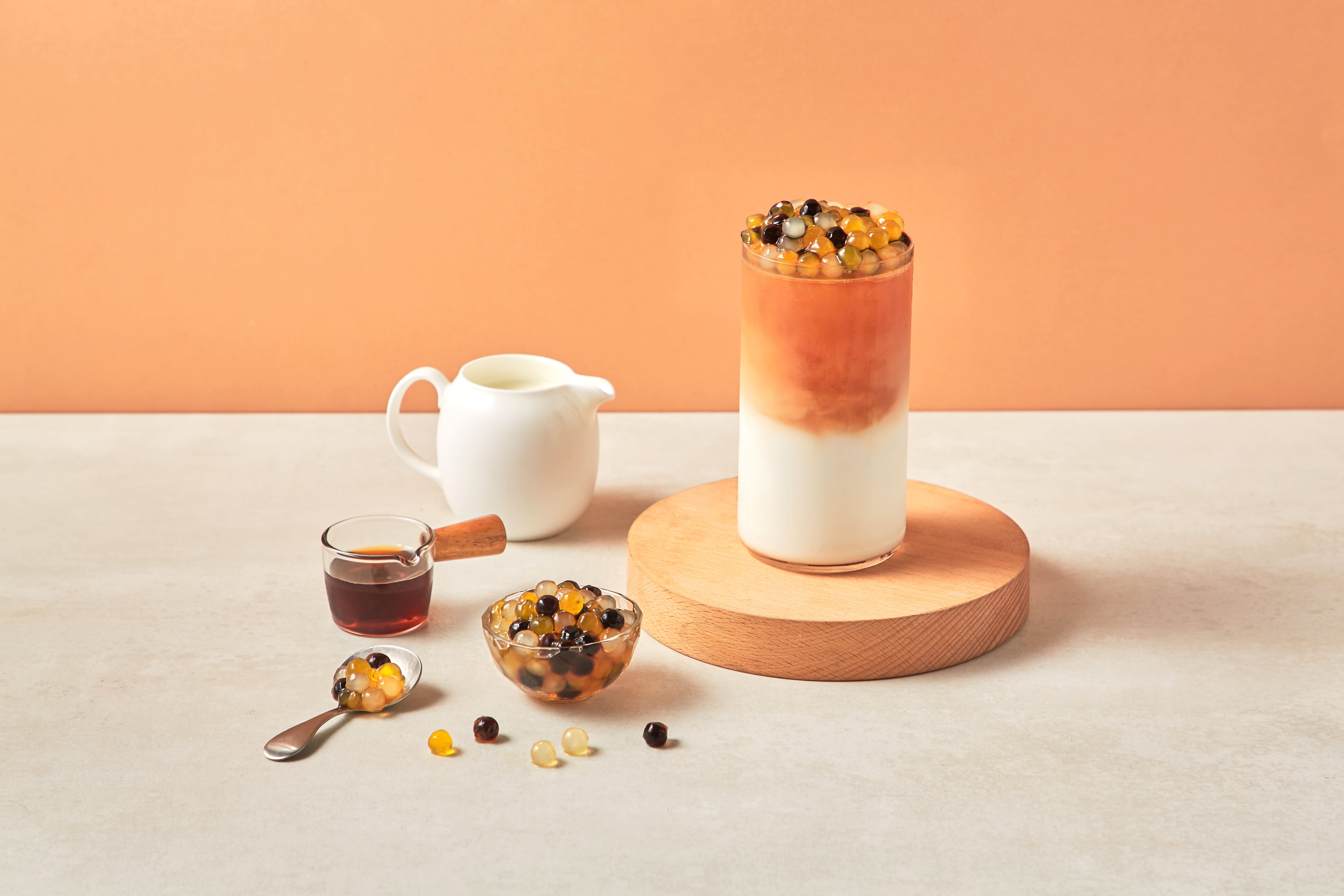 台南最潮手搖飲品牌「總裁點2頭」4/1-4/7只要猜拳贏拳，可享買一送一