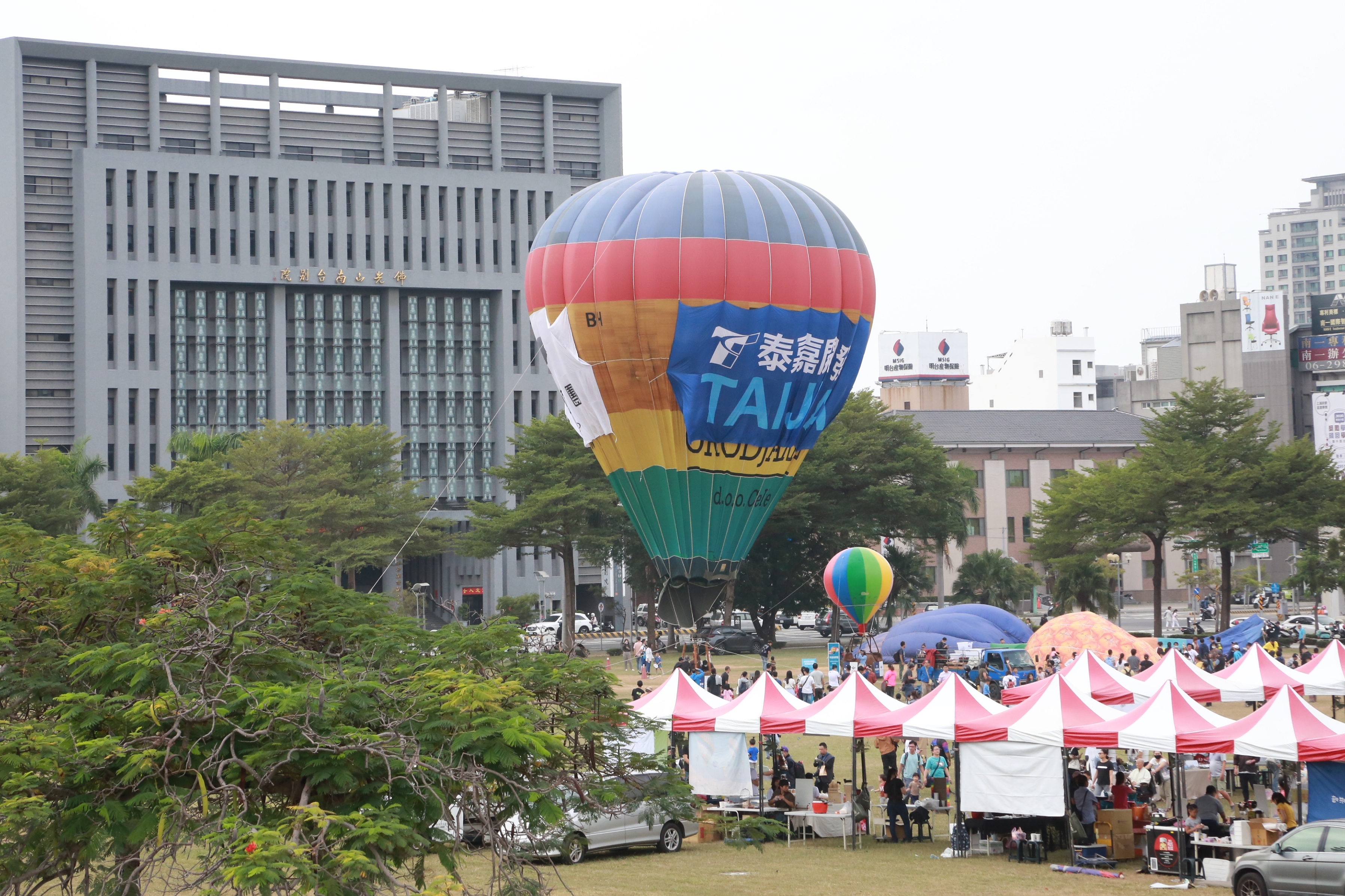 南市電動機車齊聚迺街 黃偉哲籲打造綠能之都
