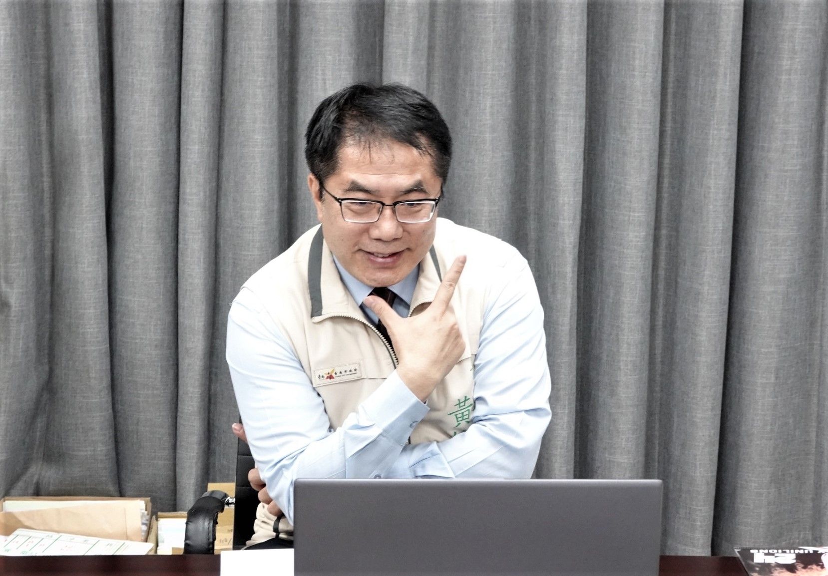 十六歲正青春藝術節 青少年劇場線上排練  臺南市市長現身鼓勵學員
