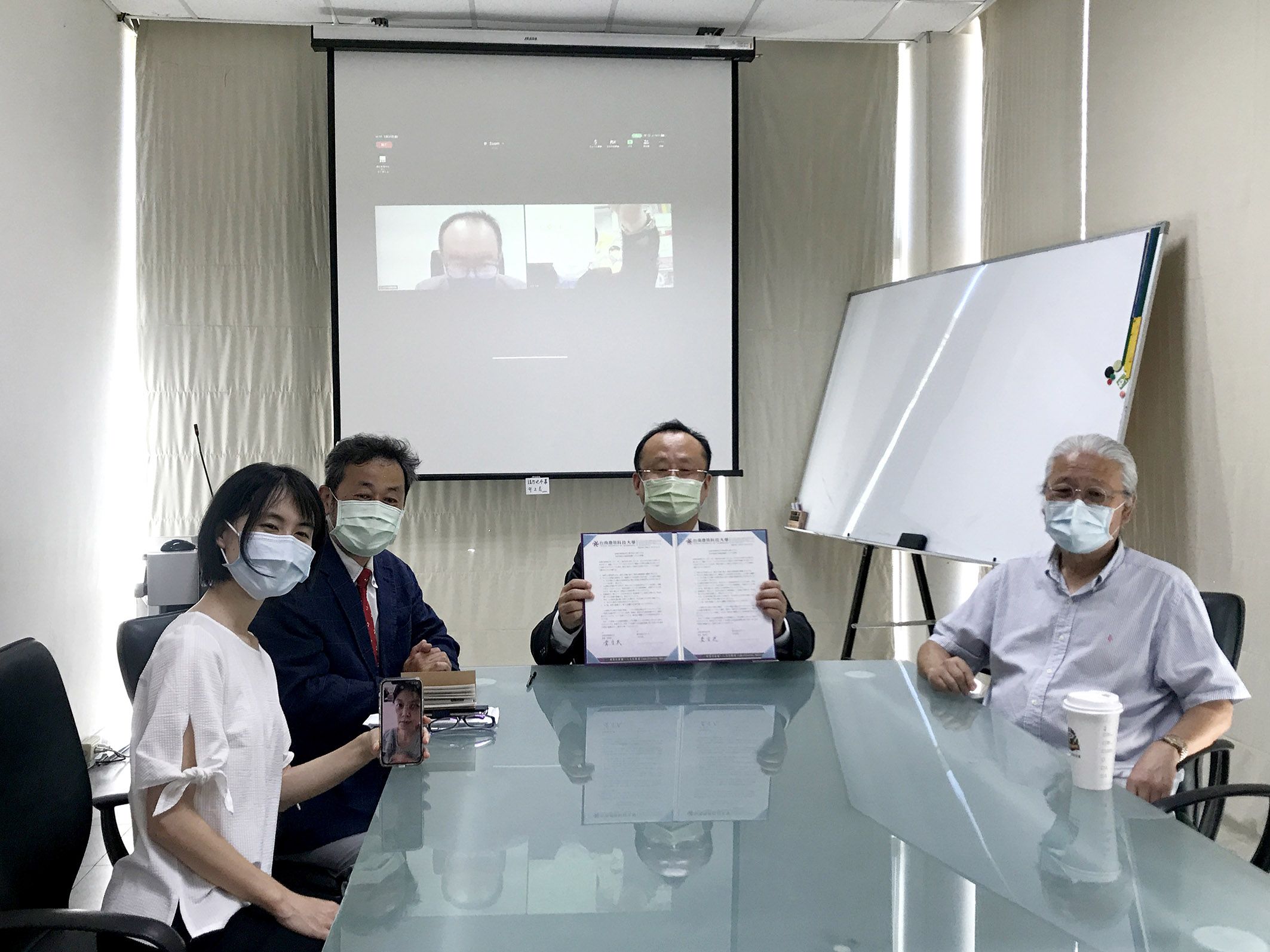 台南應用科技大學與日商漫畫COLT公司合作，將“卡哇伊，有趣的漫畫”擴展到世界各地