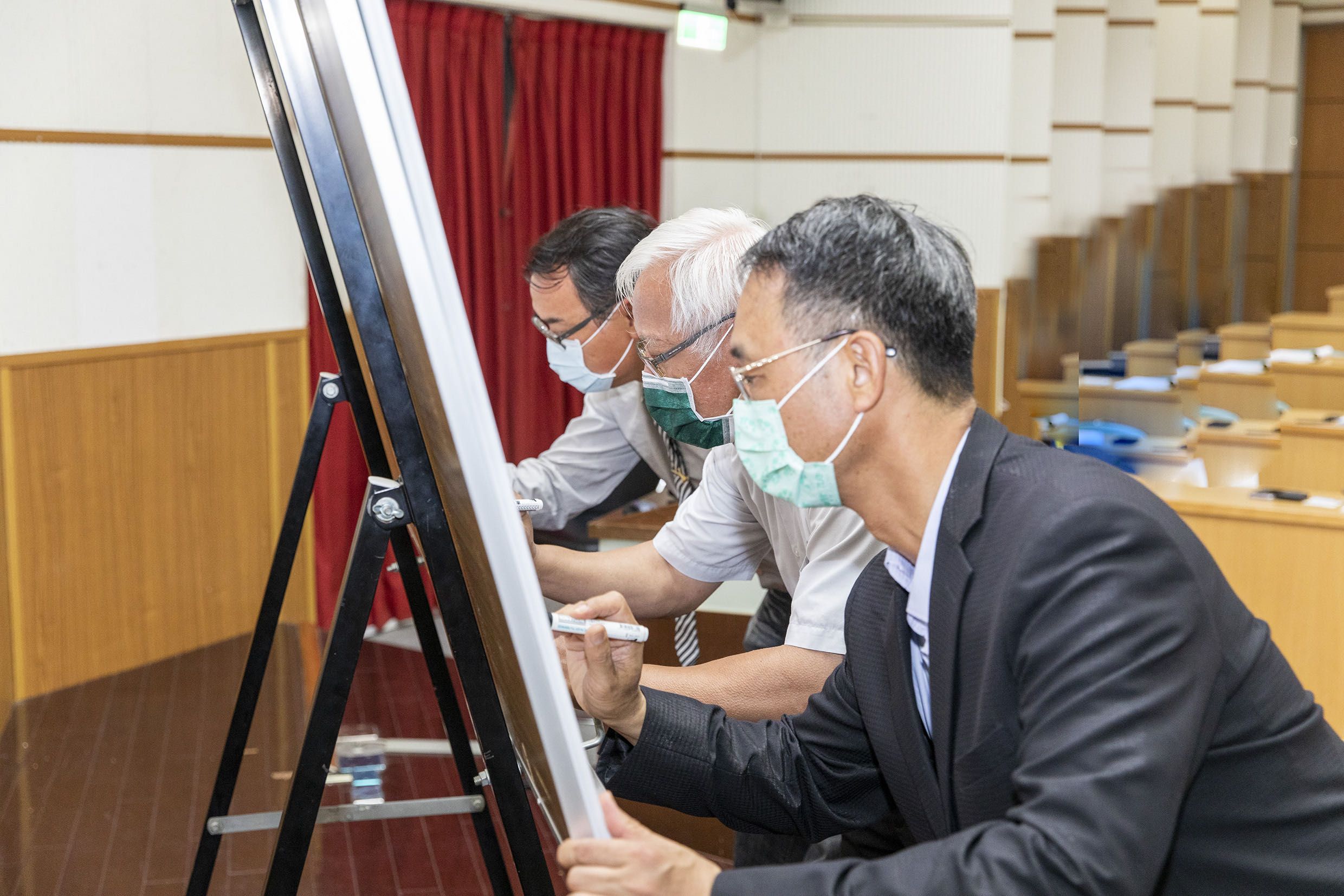 農委會畜試所110年度產學技術交流登場-技術移轉簽約