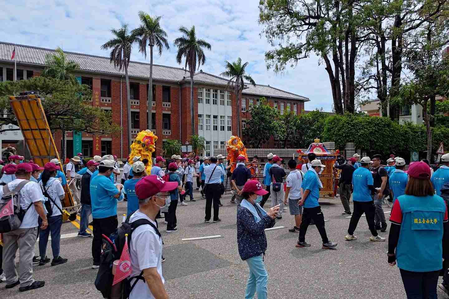 臺南大學首度迎接府城隍遶境神轎進校園 百年學府見證臺南信仰文化傳承新里程