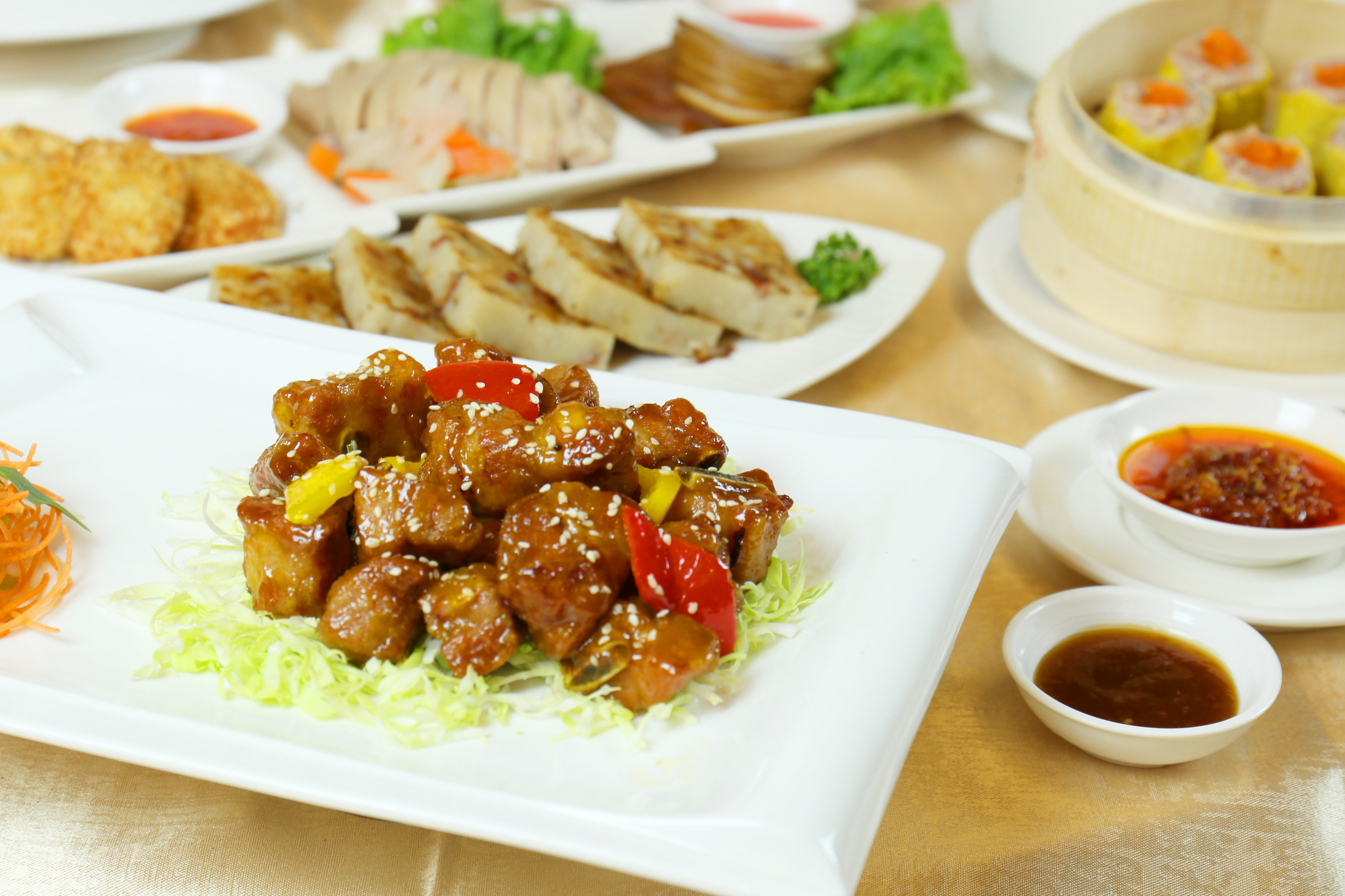 【富信挺防疫 外帶超給力】 鼎園外帶 5人套餐只要$1499、外帶便當均一價$150 滿千免費外送