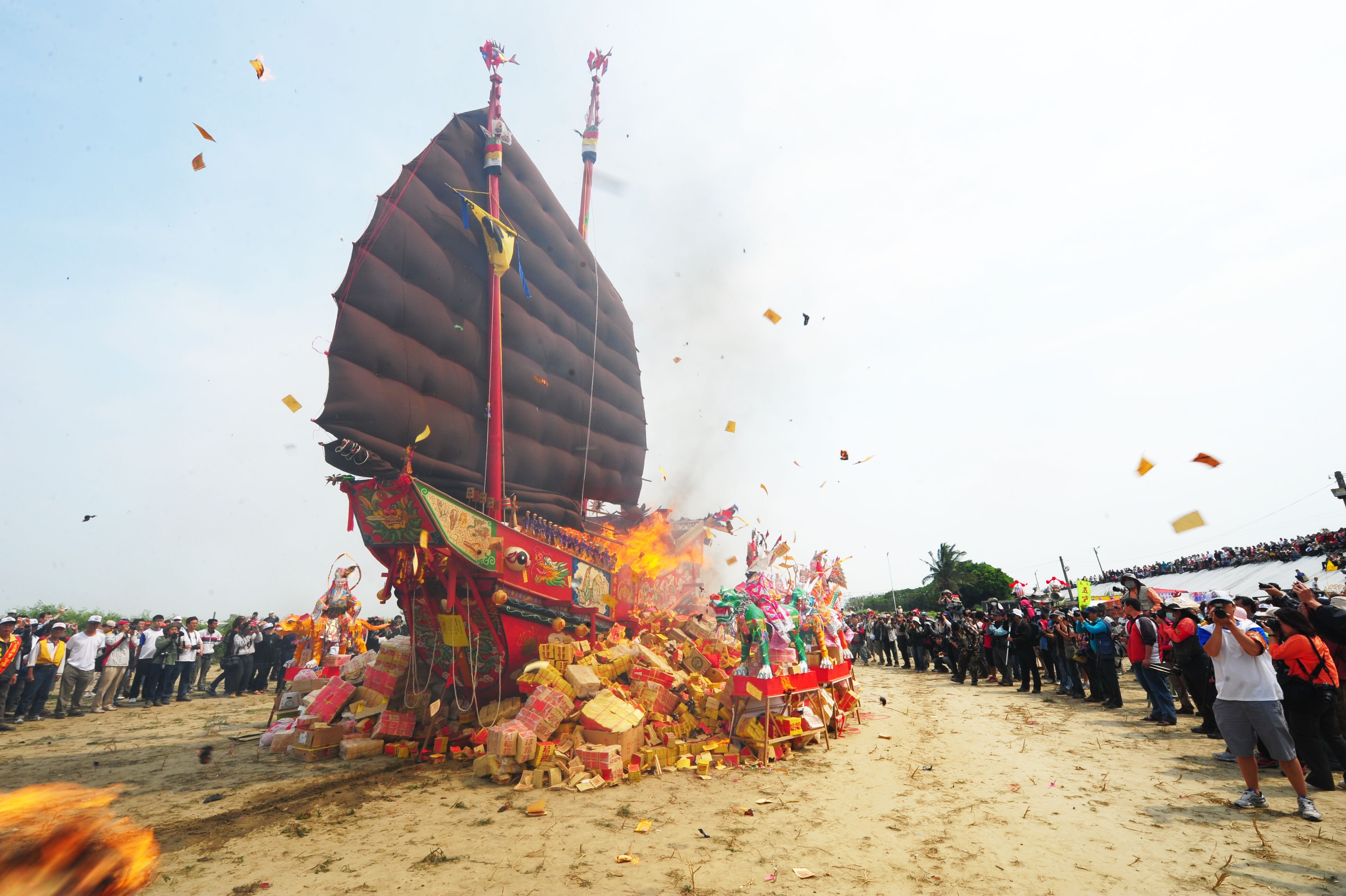 到時間裡走走    一同感受民俗現場的脈動    走讀「安定長興宮瘟王祭」與「大內頭社太祖夜祭」