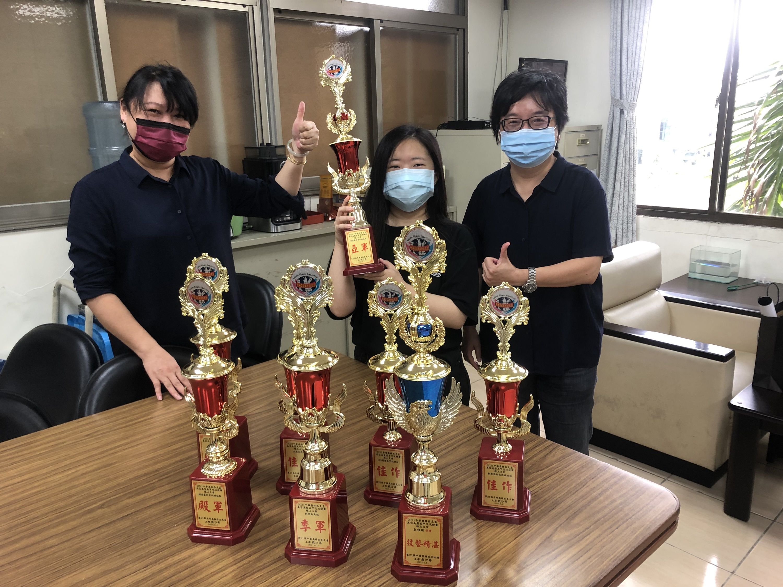 崑山科大視訊系跨域人物設計 中華奧林匹克杯美業賽奪8獎