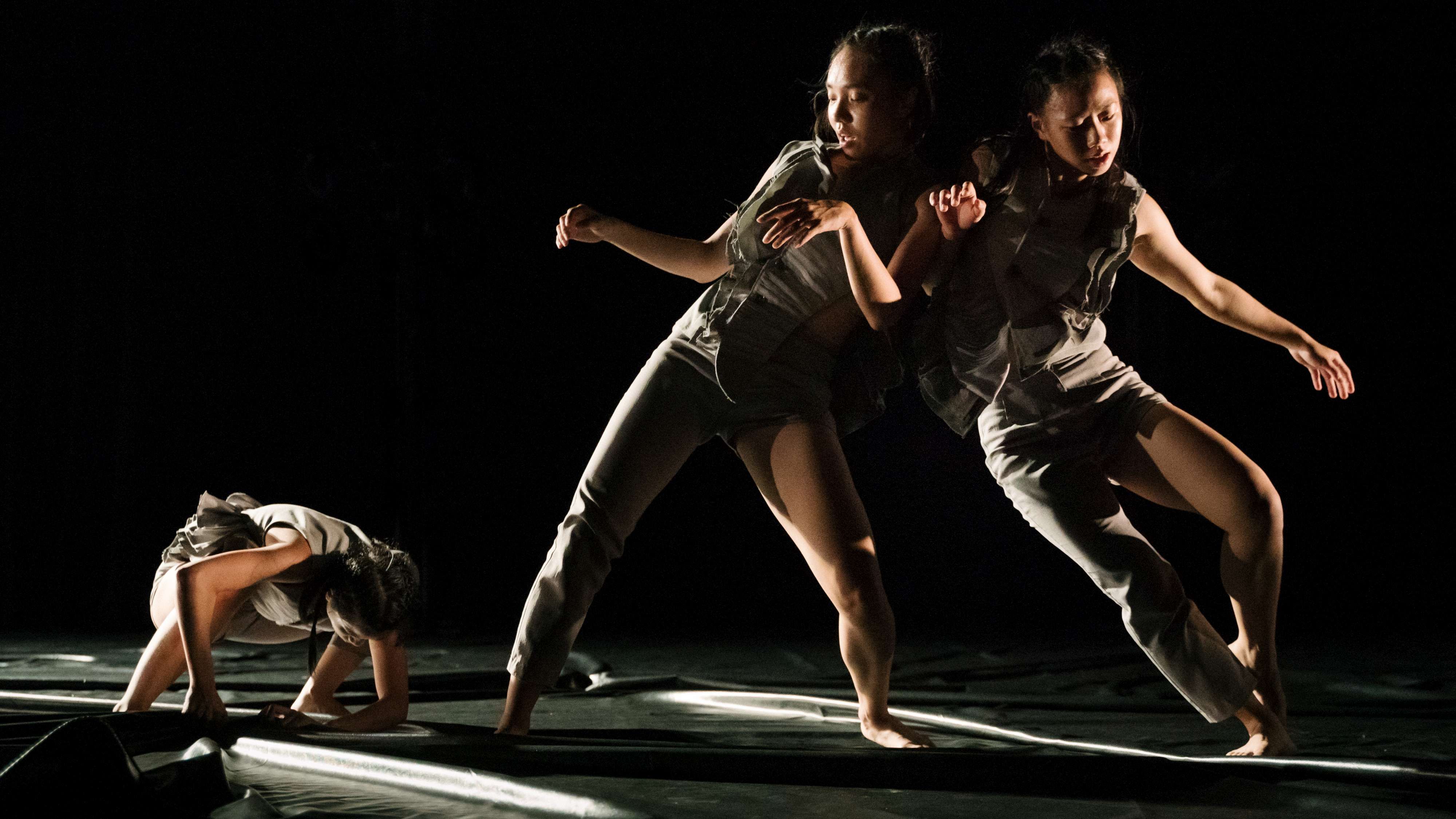 迎接大地藝術季　壞鞋子舞蹈劇場《長流》現地創作