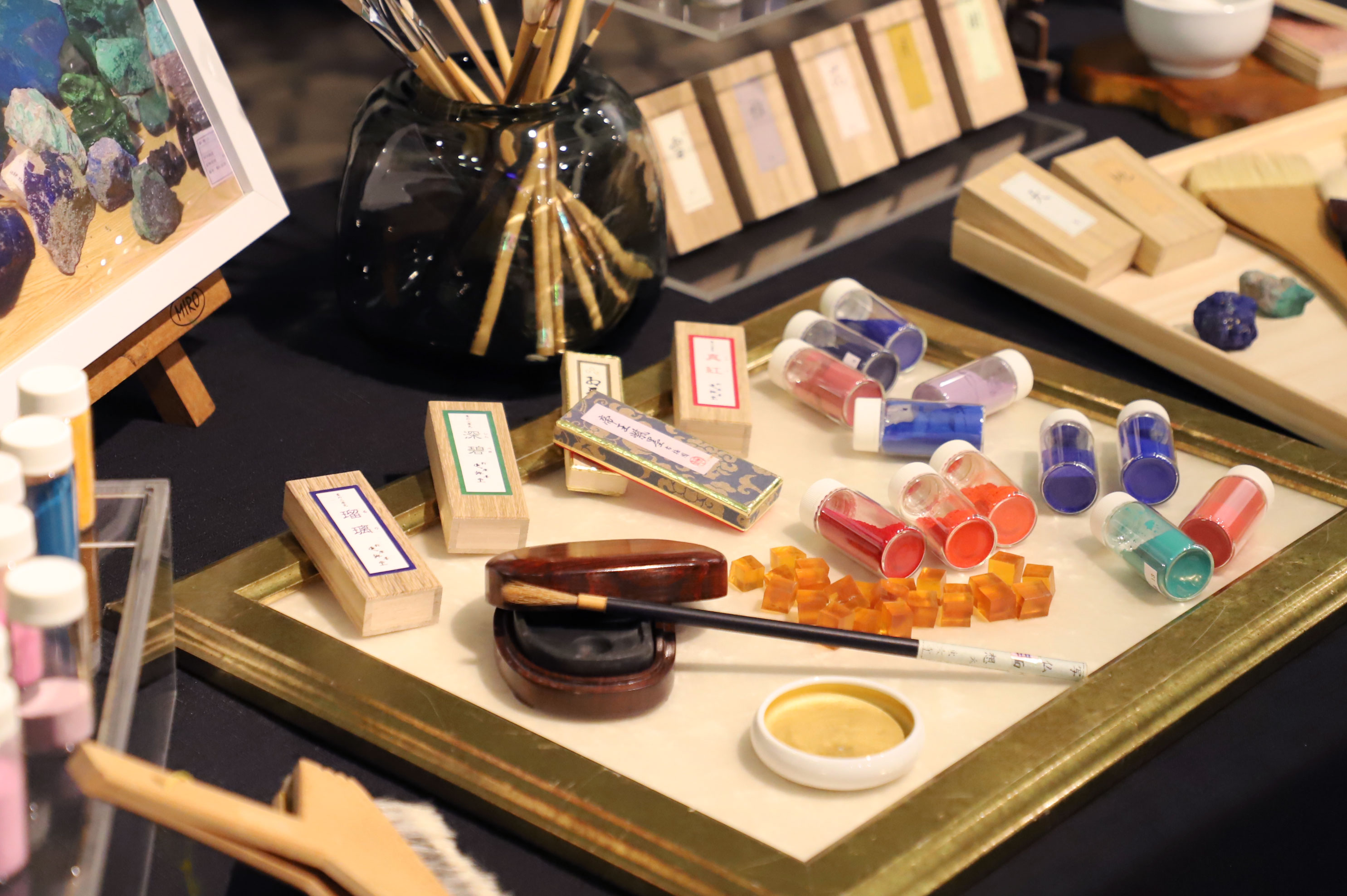 台南晶英酒店攜手「膠彩藝術家」陳麗雲 共同舉辦「花．見幸福」特展